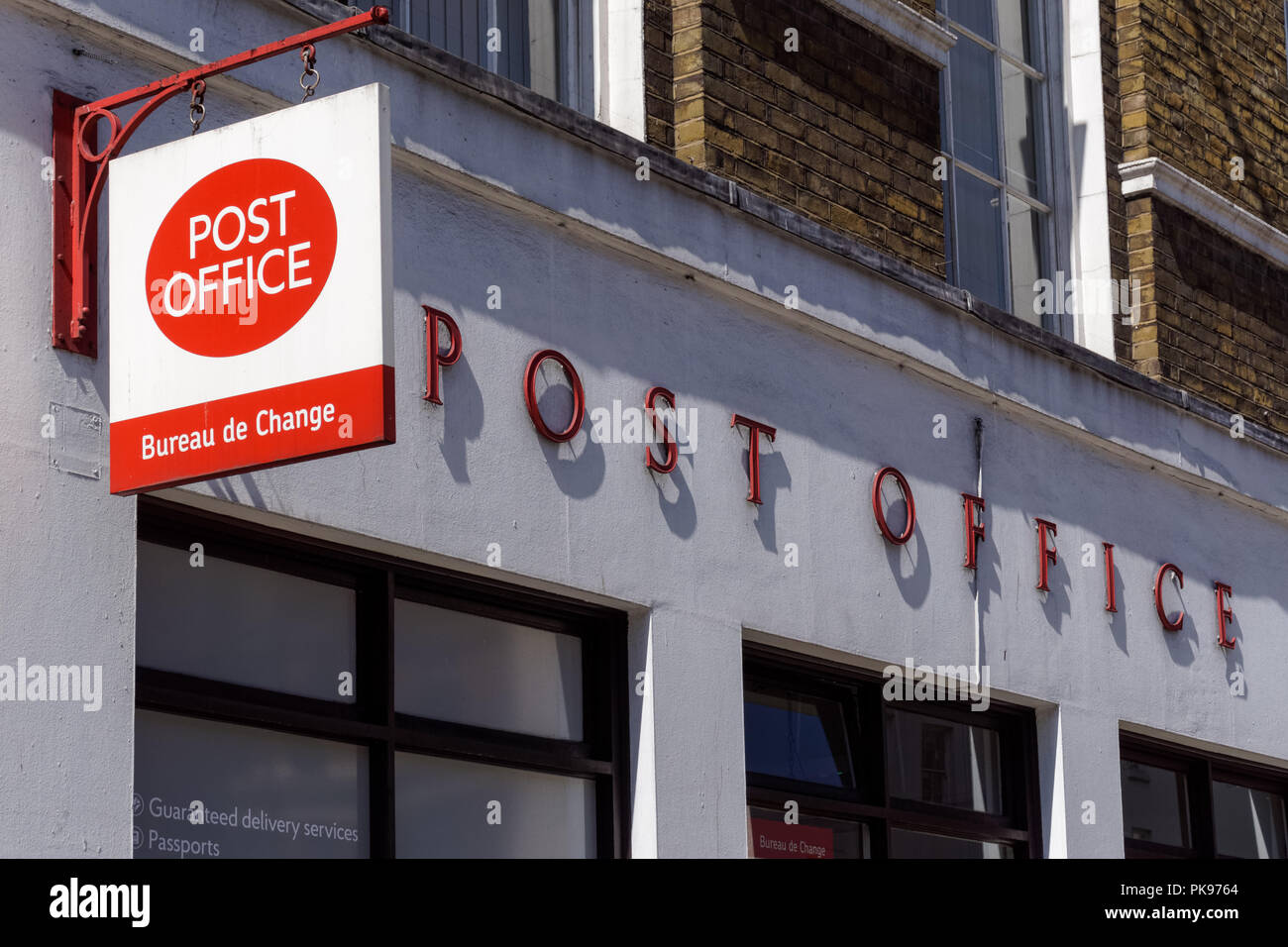 Il Post Office branch in London, England Regno Unito Regno Unito Foto Stock