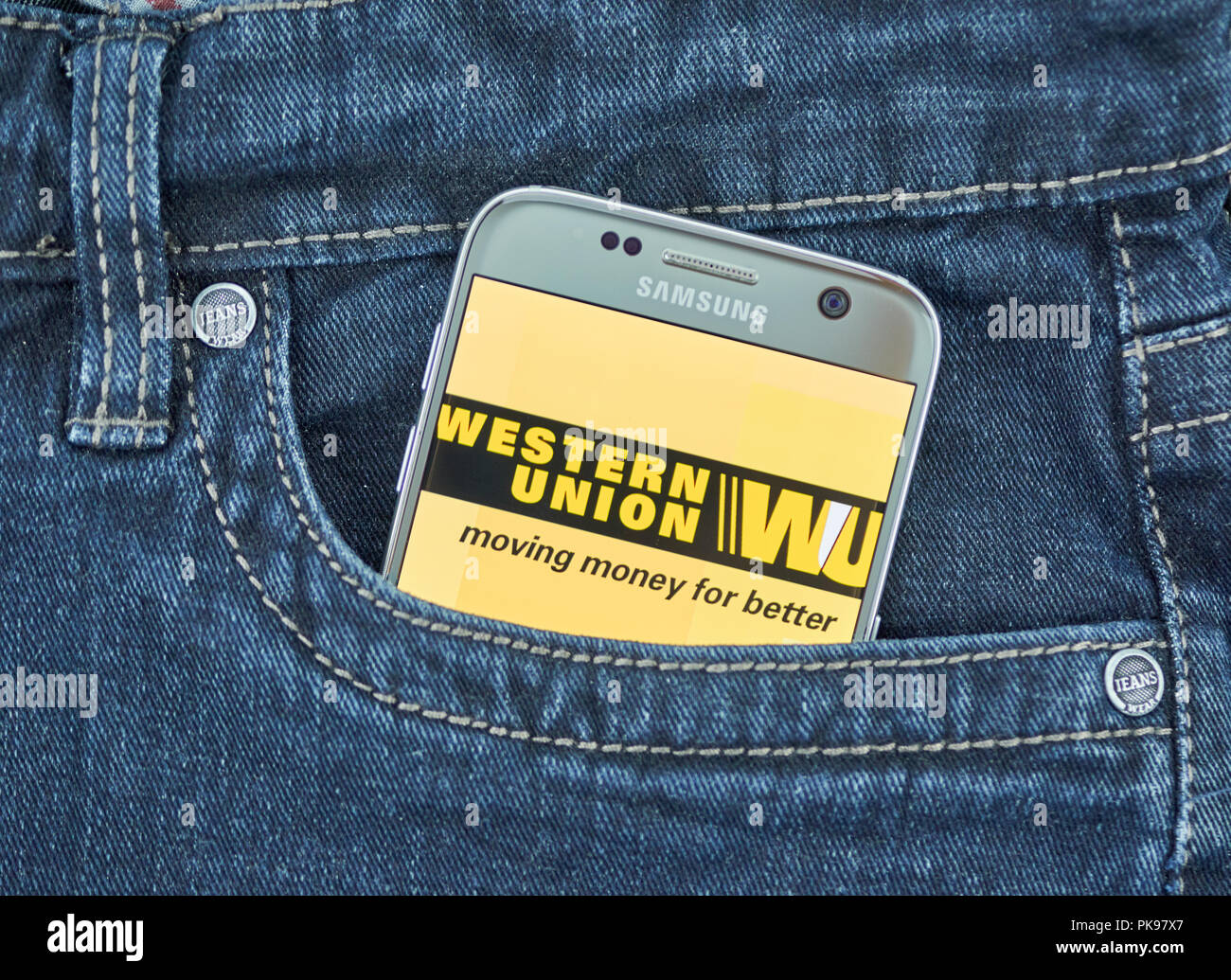 MONTREAL, Canada - 8 Settembre 2018: Western Union mobile app. La Western Union Company è un americano di servizi finanziari e società di comunicazione Foto Stock