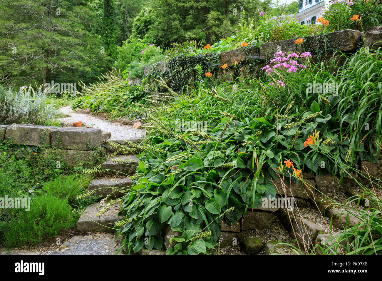 Giardino percorso in corrispondenza di Malabar Farm parco dello stato in Ohio Foto Stock