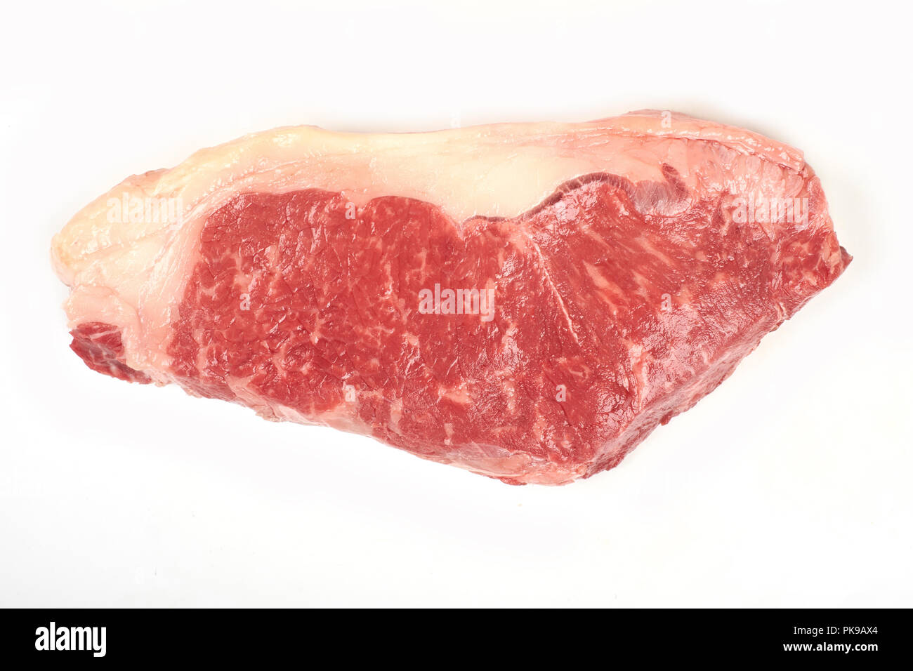 Crudo fresco steak isolati su sfondo bianco. Foto Stock