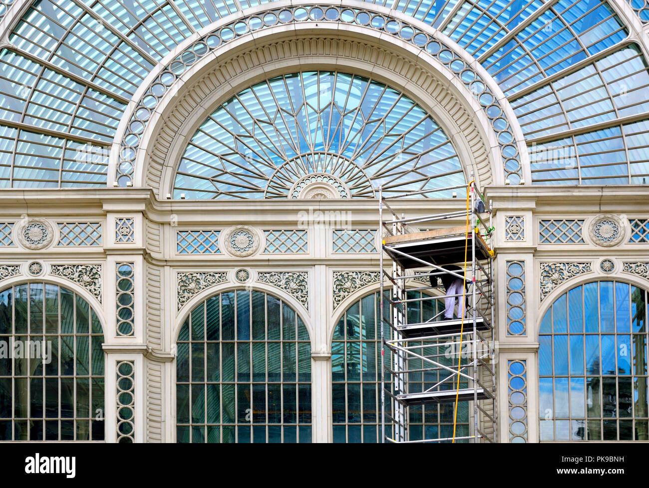 Il restauro effettuato sulla Royal Opera House Covent Garden di Londra, Inghilterra, Regno Unito. Foto Stock