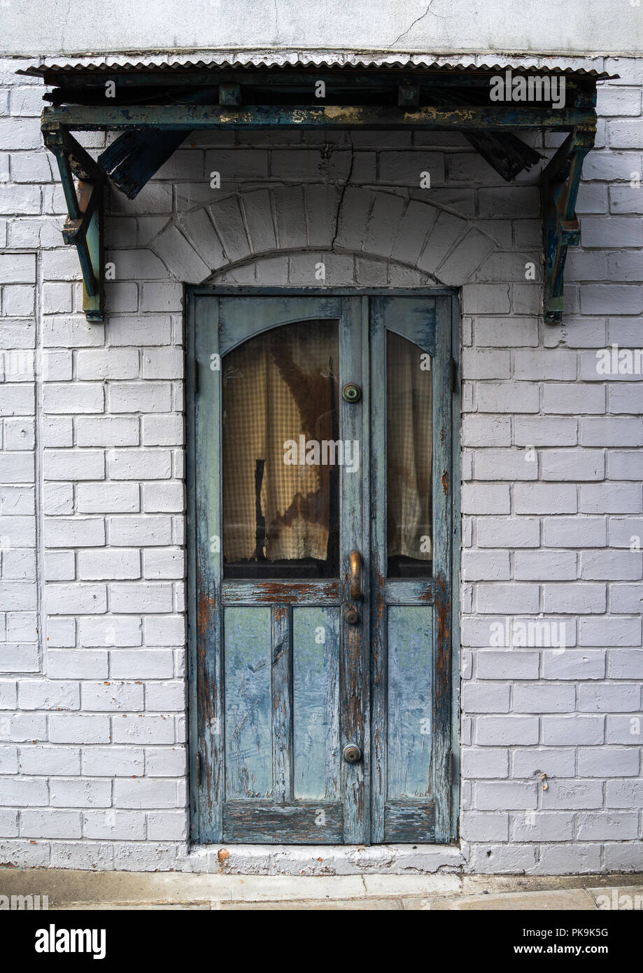 La vecchia porta di un edificio coloniale, la regione di Kansai, Kyoto, Giappone Foto Stock