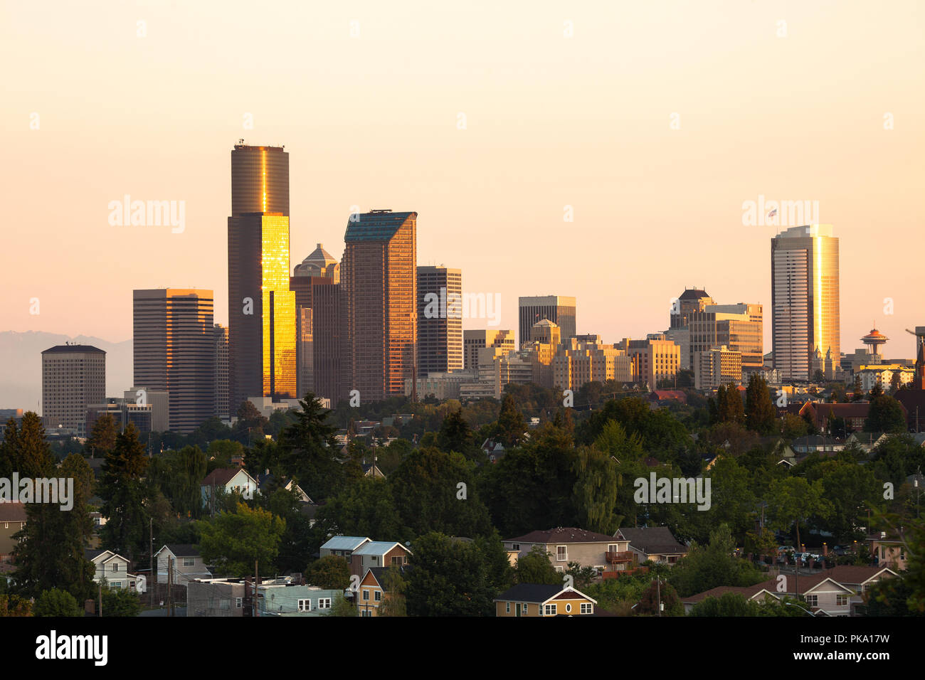 Il centro cittadino di Seattle, all'alba, nello Stato di Washington, USA Foto Stock
