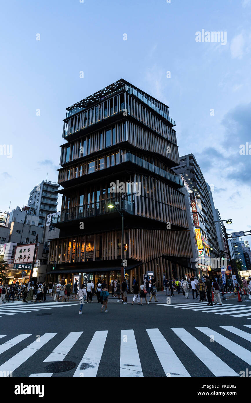 Asakusa Cultura Informazioni turistiche Centro, Taito-Ku, Tokyo, Giappone. Progettato dall architetto giapponese Kengo Kuma. Foto Stock