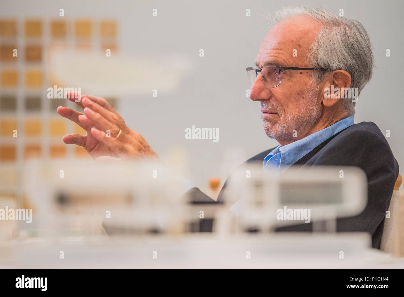 Renzo Piano modello witn per Centro Botin - Renzo Piano: la tecnica di fabbricazione di edifici del Gabrielle Jungels-Winkler Gallerie dell'Accademia Reale delle Arti. Il pianoforte è un architetto e Honorary Royal Academicianand questo è il primo sondaggio di hiss carriera che si terrà a Londra dal 1989 - facenti parte del 250 anniversario della Royal Academy. Foto Stock