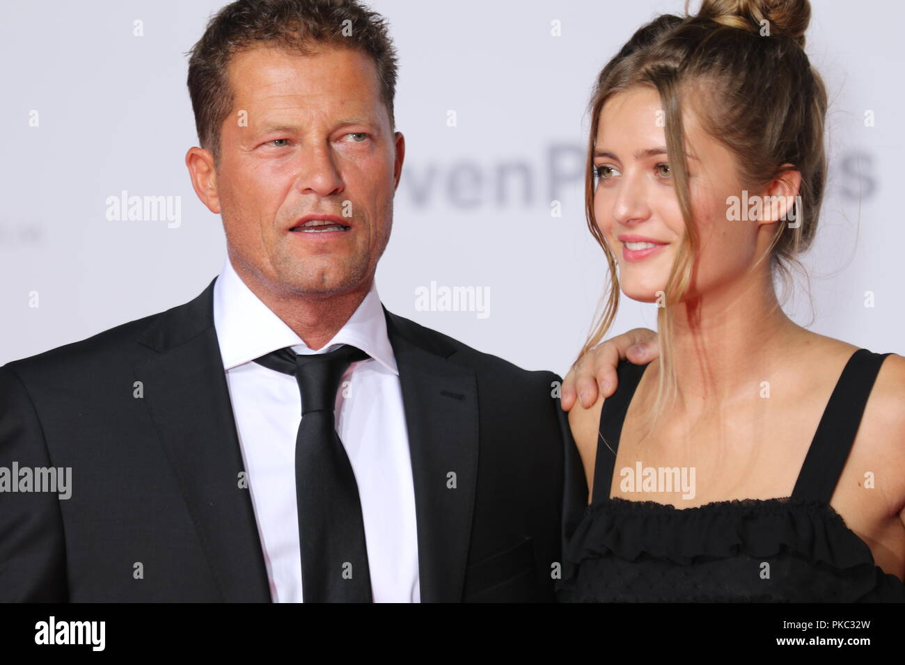 Berlino, Germania. Settembre 11,2018. Til Schweiger e Lilli Schweiger frequentare la premiere del film 'Klassentreffen 1.0 - Die unglaubliche Reise der Silberruecken' in corrispondenza del CineStar su Settembre 11, 2018 a Berlino, Germania è una commedia di Til Schweiger. Contenuto: Trenta anni fa, Nils (Samuel Finzi, Andreas (Milano) Peschel e Thomas (Til Schweiger) si è laureato dalla High School, ora le tre anni quaranta sono invitati ad una riunione di classe. Credito: SAO colpito/Alamy Live News Foto Stock