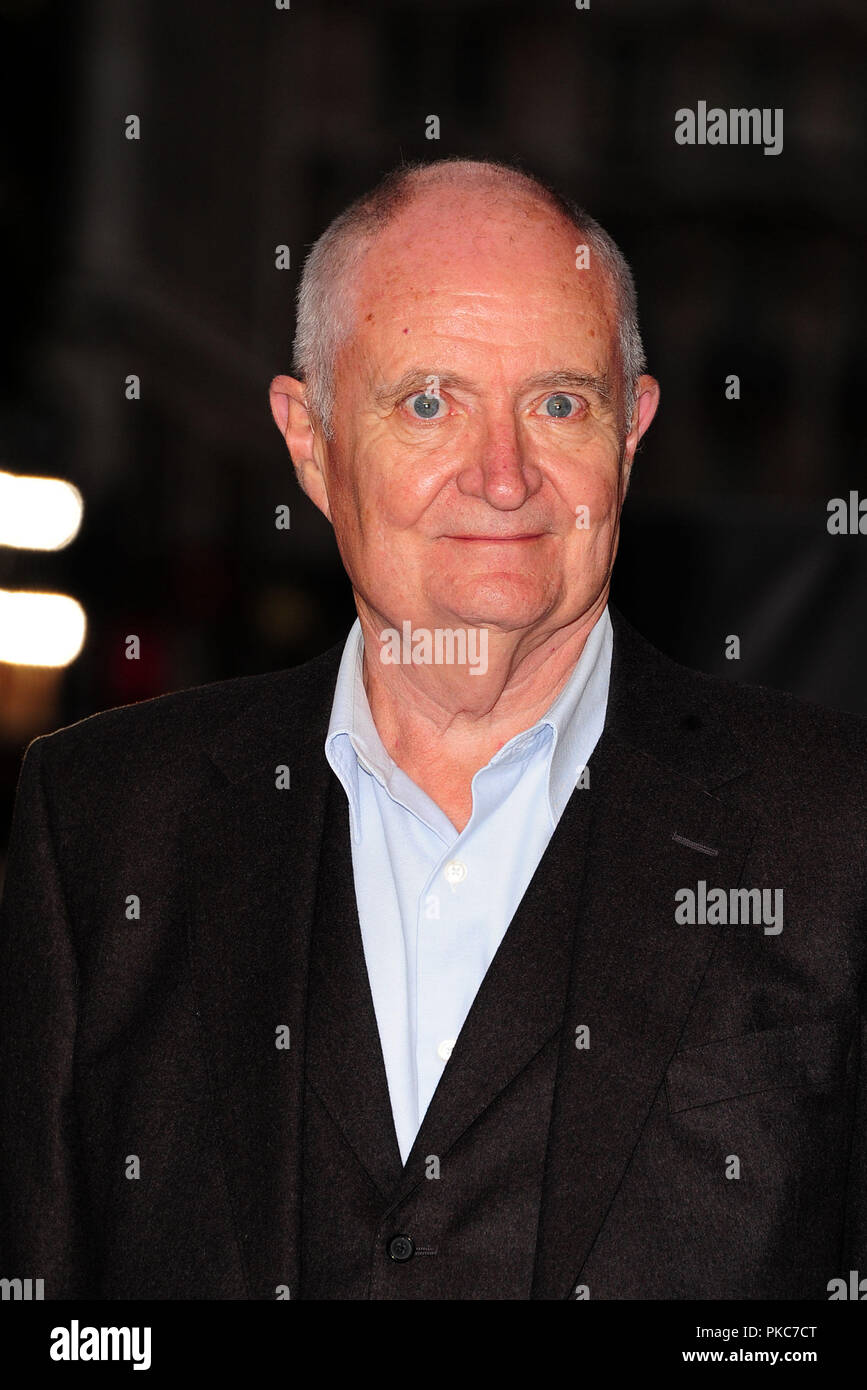 Londra, Regno Unito. Xii Sep 2018. Jim Broadbent frequentando la Premiere mondiale del re dei ladri al La Vue West End Leicester Square Londra 12 settembre 2018 Credit: Peter Phillips/Alamy Live News Foto Stock