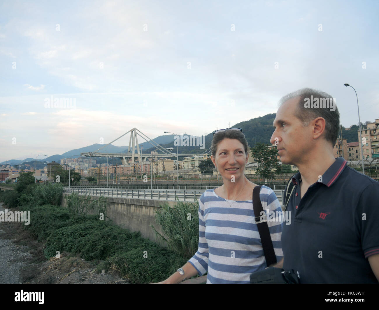 Genova, Italia. 09Sep, 2018. 09 settembre 2018, l'Italia, Genova: Guido  Paliaga e Ludovica migliorino guardare il crollo del ponte Morandi. Il  viadotto crollato il 14 agosto a circa 180 metri. 43 persone