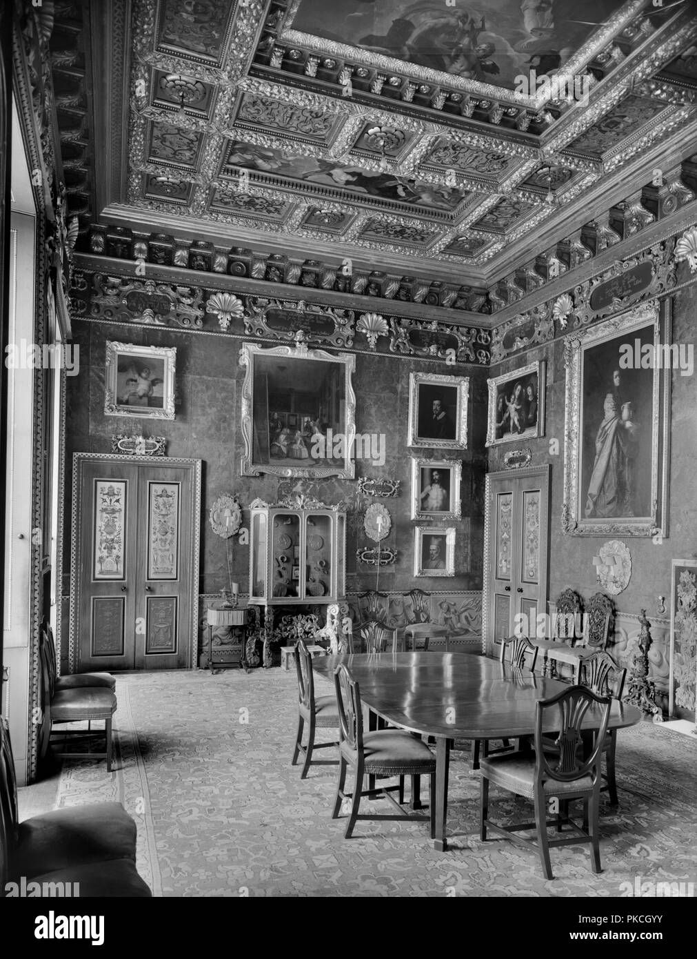 Sala Spagnola, Kingston Lacy House, vicino a Wimborne Minster, Dorset, 1948. Artista: sconosciuto. Foto Stock