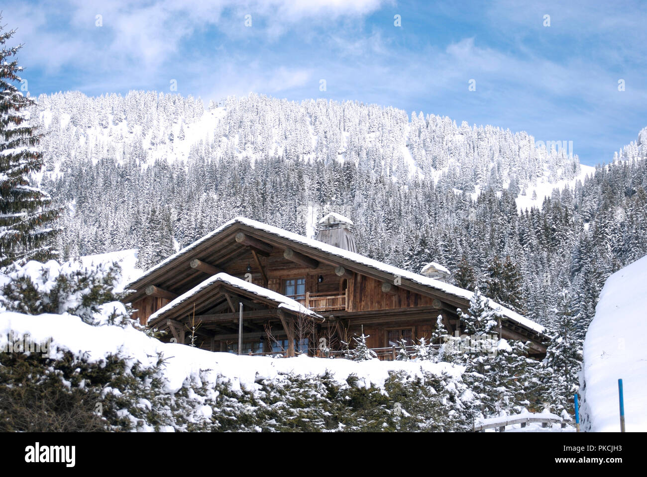 Cottage di legno nella stagione invernale, Svizzera, Villars-sur-Ollon Foto Stock