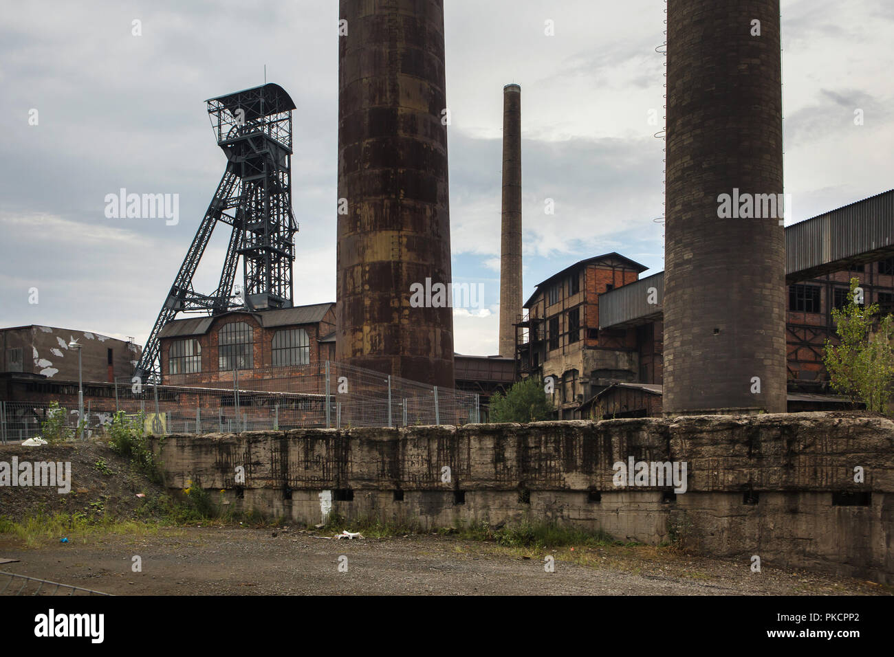 Headframe e le miniere di carbone di edifici dell'ex miniera Hlubina (Důl Hlubina) in bassa Vítkovice (Dolní Vítkovice) zona industriale di Ostrava, Repubblica Ceca. Foto Stock