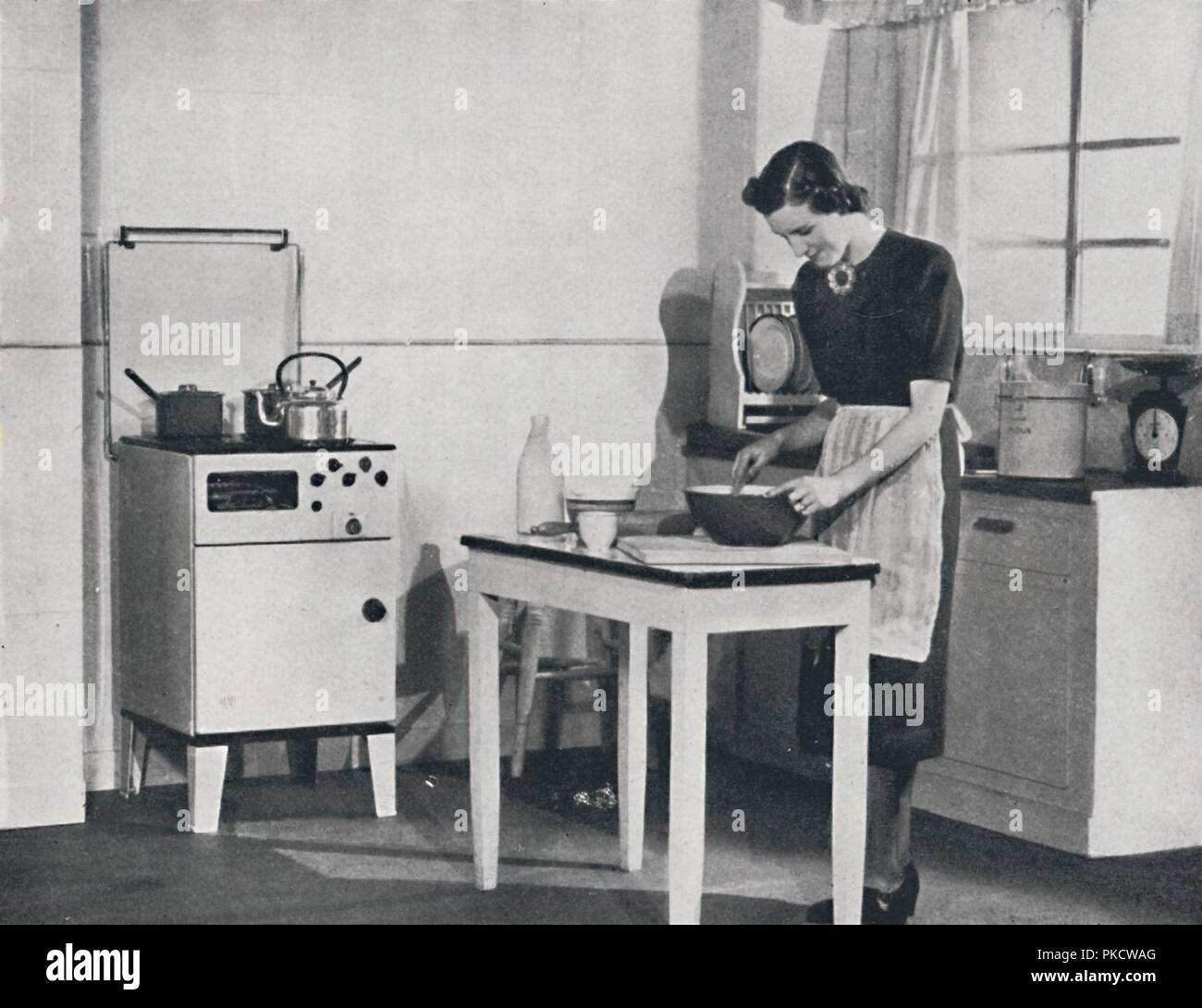 'A British cucina attrezzata con un armadio cucina a gas", 1942. Artista: sconosciuto. Foto Stock