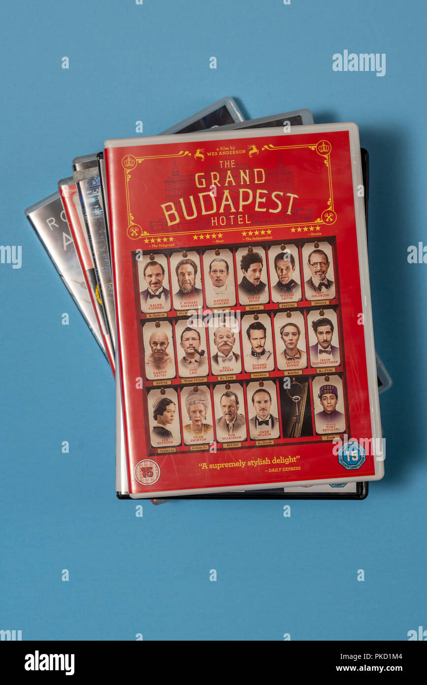DVD del film "Il Grand Hotel di Budapest in un caso con opere d'arte. Foto Stock