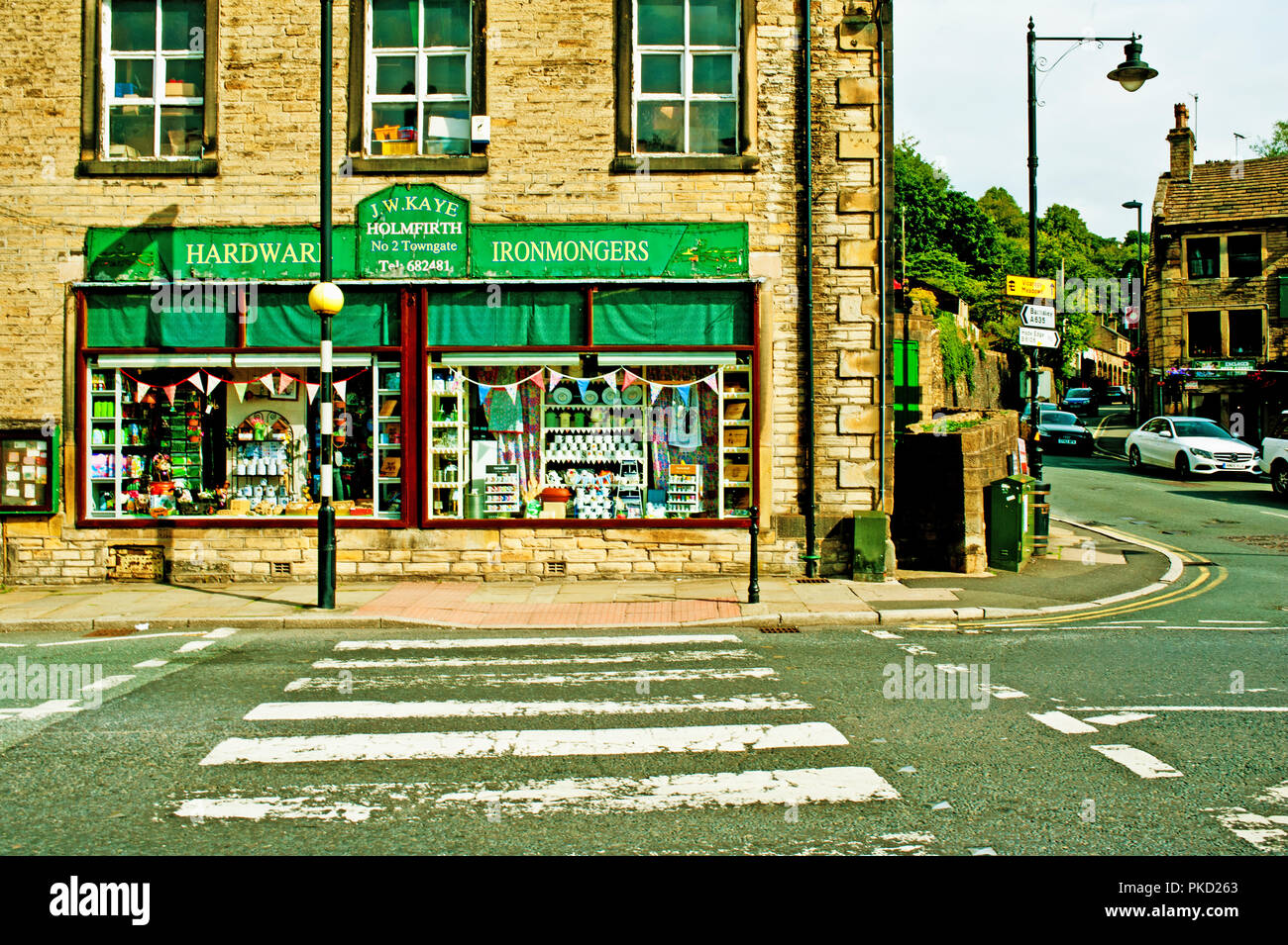 Hardware shop, Homfirth, West Yorkshire, Inghilterra Foto Stock