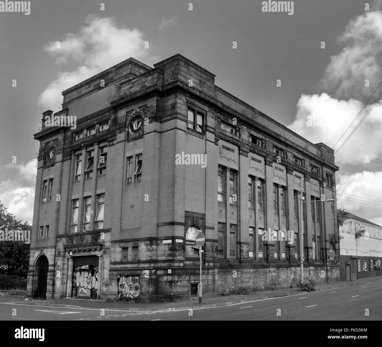 GLASGOW, SCOZIA - 12 settembre 2018: una fotografia in bianco e nero dell'ex centrale telefonica al Centro Street, Tradeston. Foto Stock