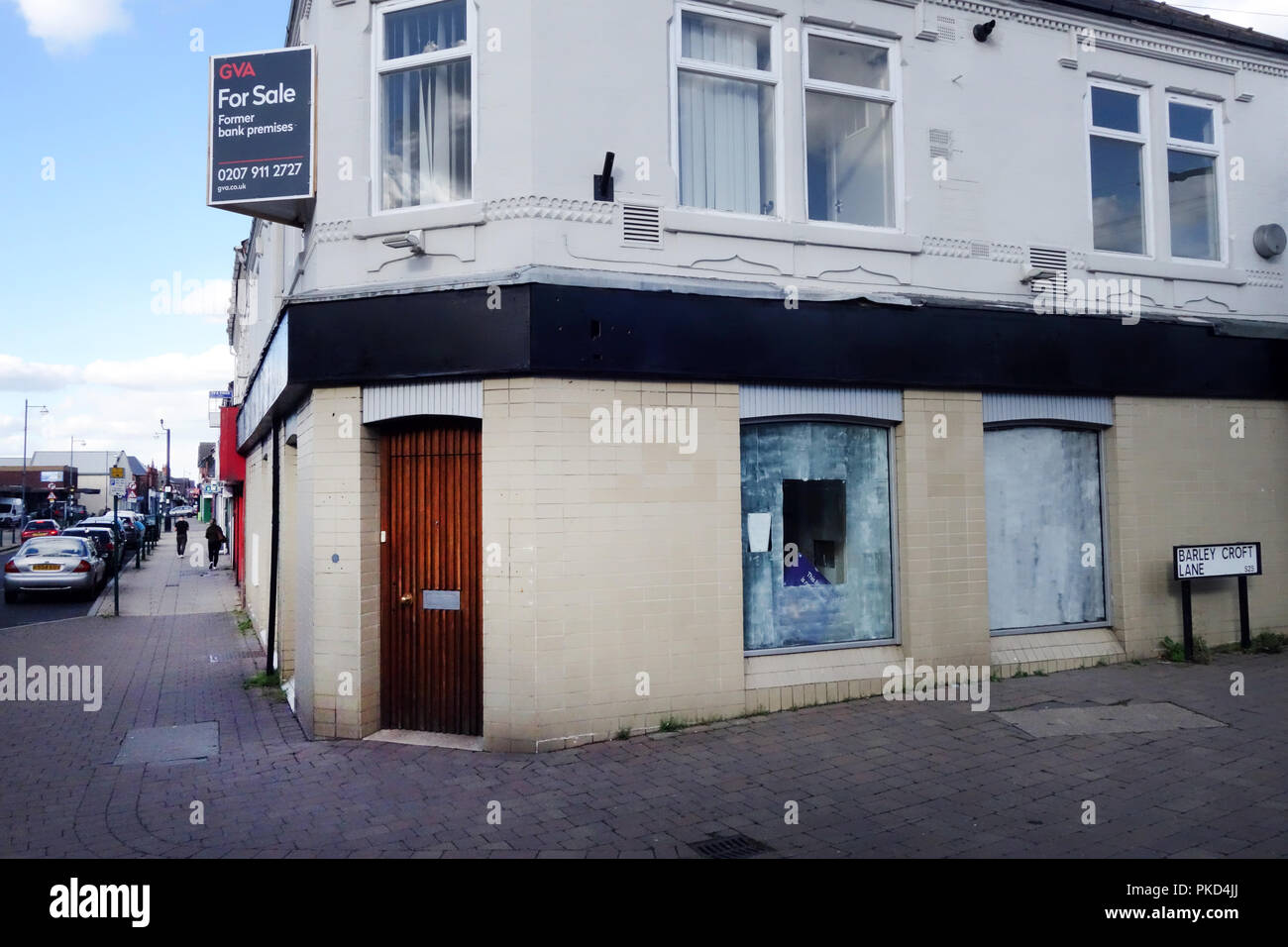 Facciata di un villaggio Nat West Bank chiusa in Dinnington, South Yorkshire Foto Stock