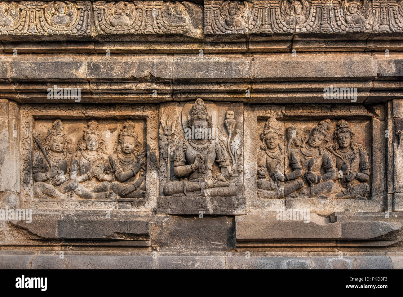 Pannello di rilievo, Candi Shiva Mahadeva, Prambanan tempio complesso, Yogyakarta, Java, Indonesia Foto Stock