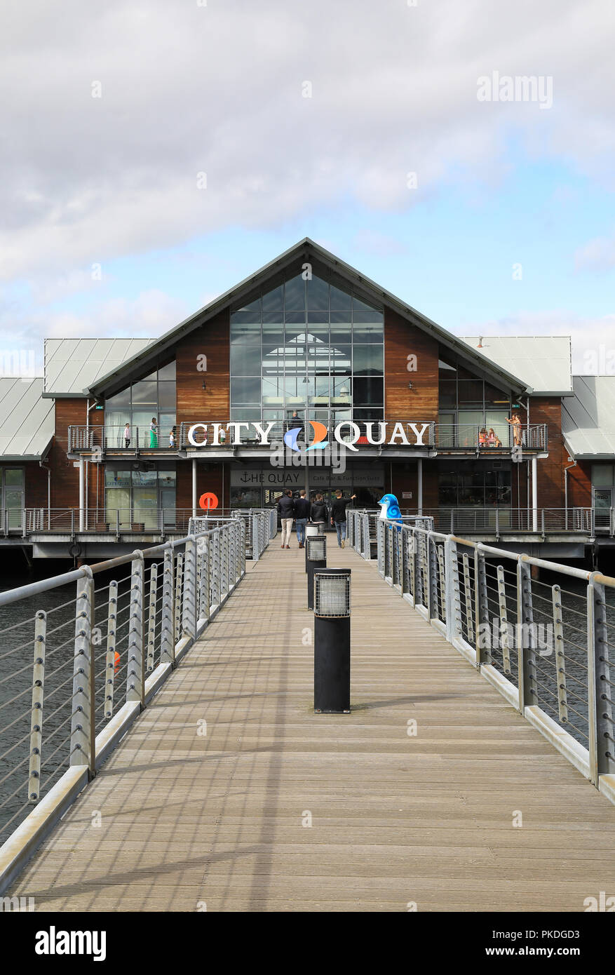 Il City Quay di riconversione, su Victoria Dock, a Dundee, su Tayside, in Scozia, Regno Unito Foto Stock