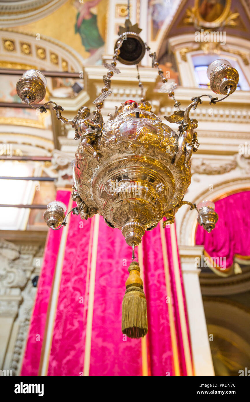 Magnifica Chiesa colorate decorazioni e ornamenti sulla isola di Gozo Foto Stock