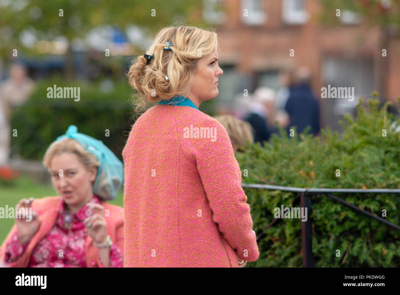 Stratford upon Avon Warwickshire England Regno Unito 12 Settembre 2018 attrice Jo Joyner chi ha interpretato il ruolo di Tanya Branning e croce in Eastenders con troupe sul Foto Stock