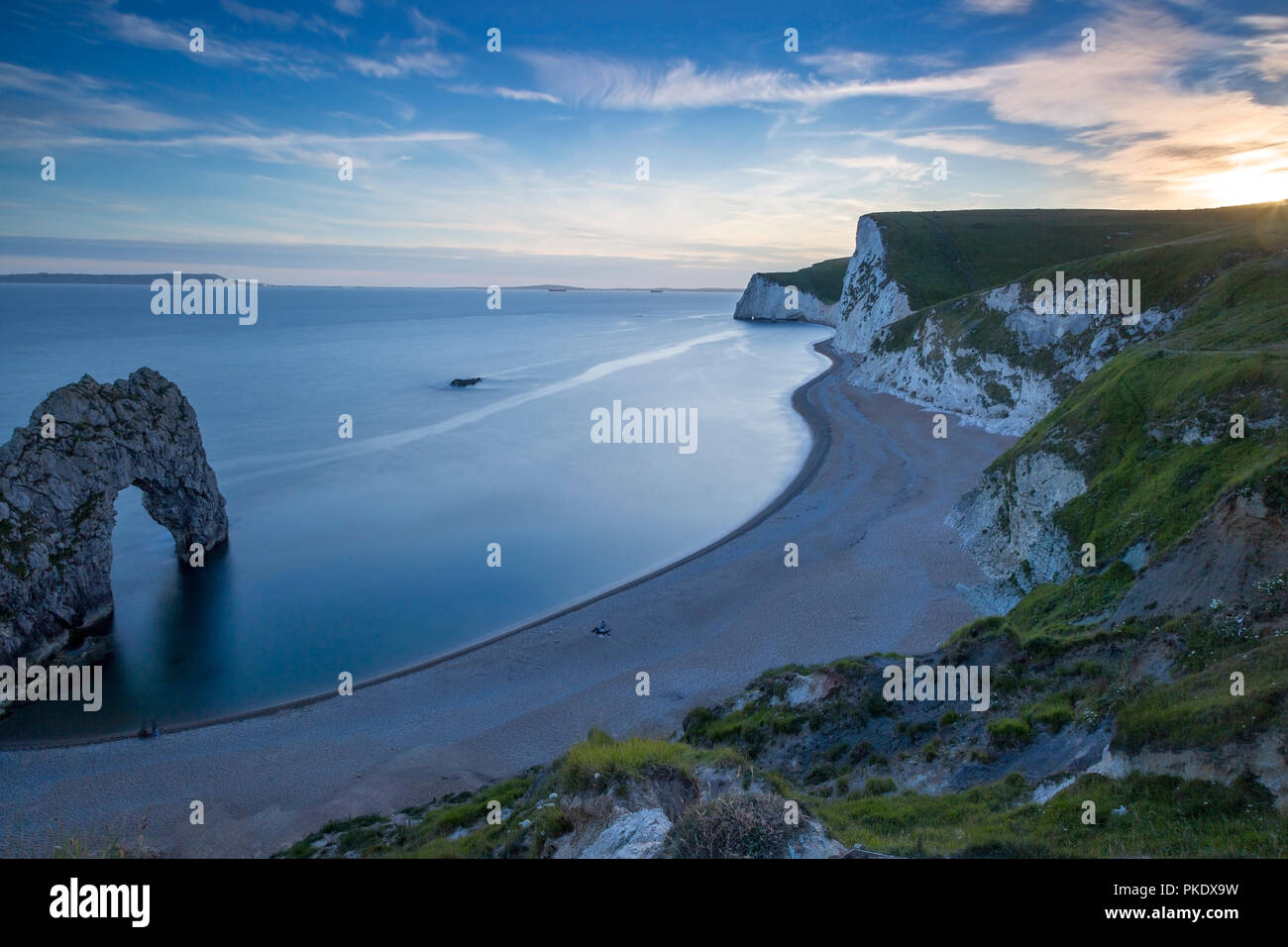 Twilight su Durdle porta e la Jurassic Coast, Dorset, Inghilterra Foto Stock