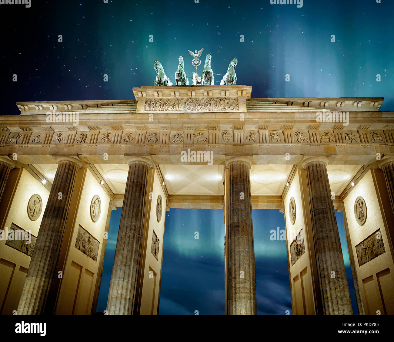 DE - BERLINO: Porta di Brandeburgo di notte Foto Stock