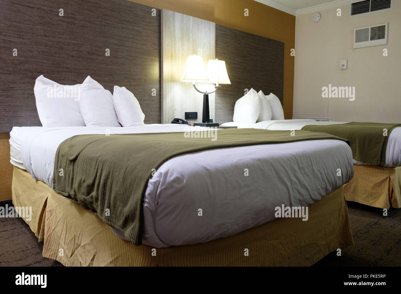 Camera doppia standard letti camera hotel Foto Stock