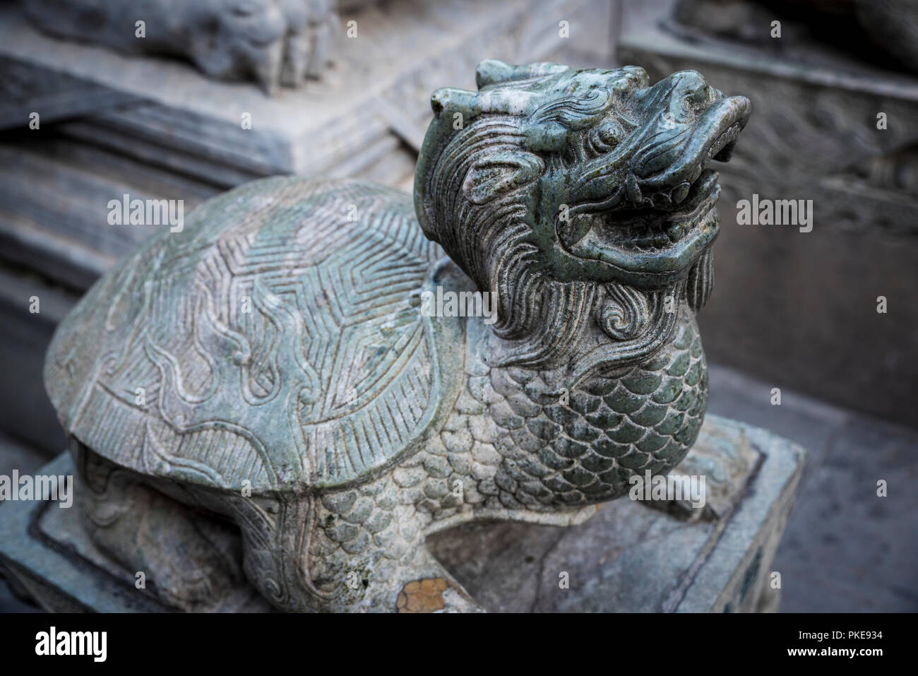 Dragon turtle scultura al tempio Lama, Dongcheng District, Pechino Foto Stock