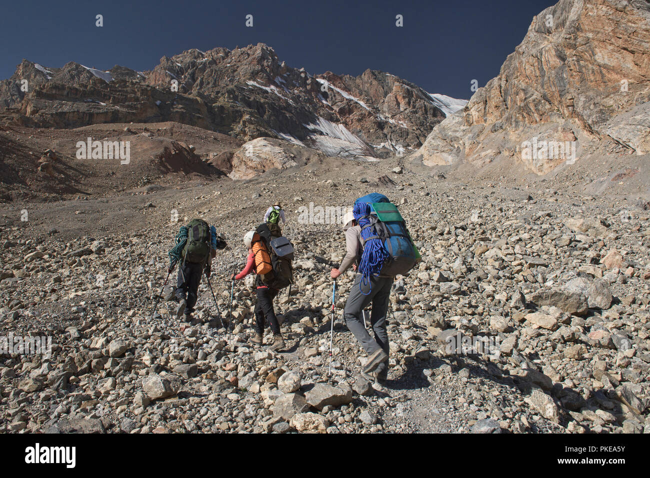 La crescente Chimtarga Pass, Fann montagne, Tagikistan. Foto Stock