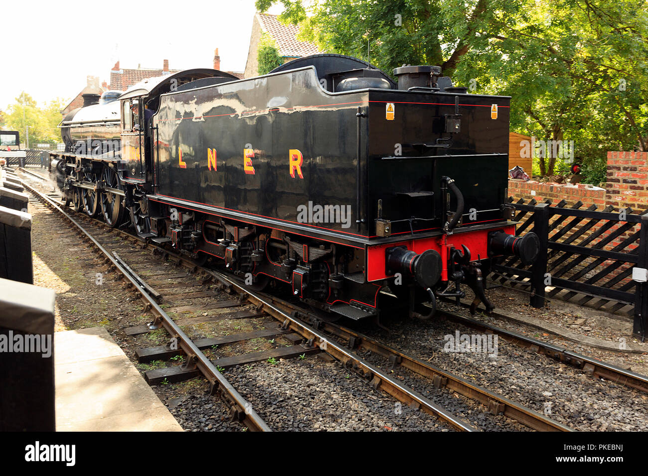 NYMR locomotiva a vapore n. 1264 manouvering per tornare a Whitby in Pickering Station Foto Stock