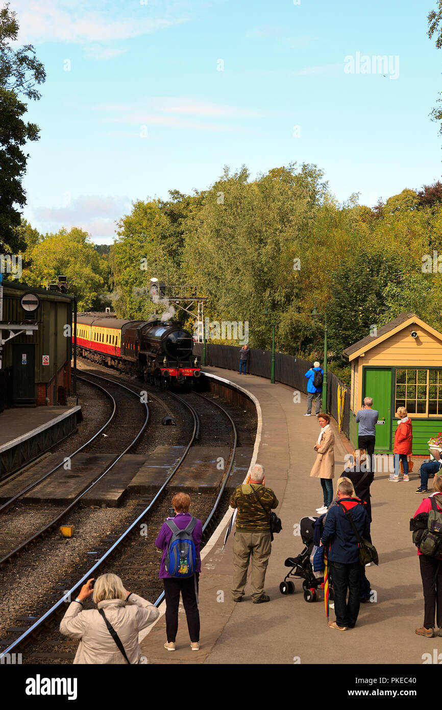 NYMR locomotiva a vapore n. 1264 avvicinando Pickering Station Foto Stock