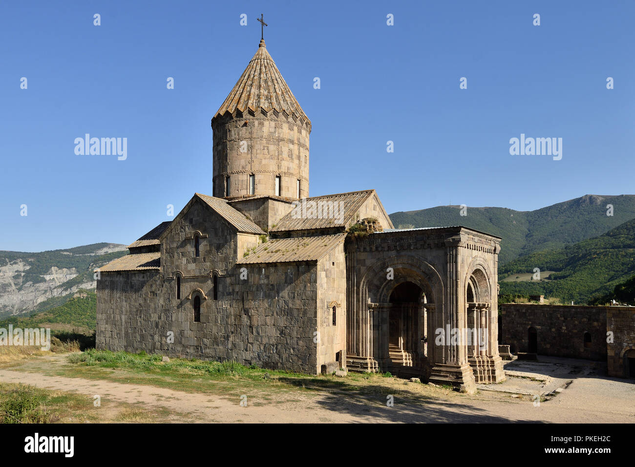 Armenia, Tatev monastero è un nono secolo dichiarato monumento storico. Si tratta di uno dei più antichi e famosi complessi del monastero in Armenia, Goris city Foto Stock