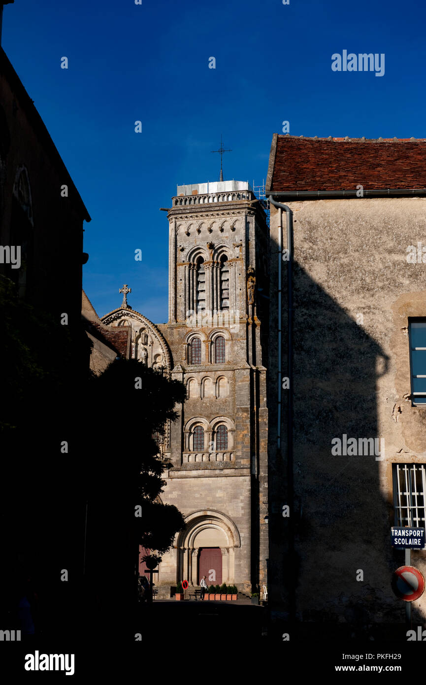 La Basilica Sainte-Marie-Madeleine di Vézelay, nel dipartimento Yonne (Francia, 23/06/2010) Foto Stock