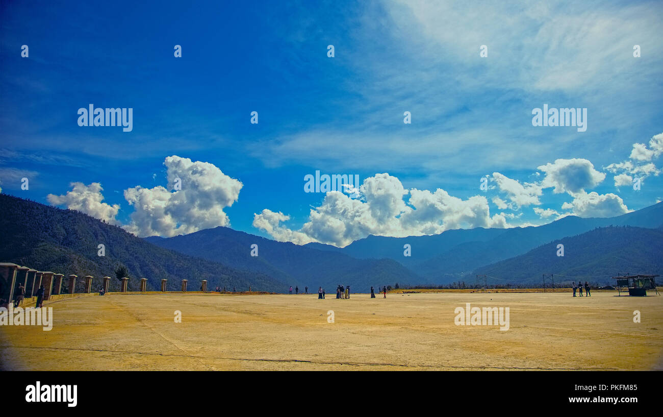 Chamlimithang,sport ,massa,un altipiano,storica battaglia di massa,nel 1885,punto di entrata,Lungten Zampa Bridge per il primo round,a Thimpu,Bhutan. Foto Stock