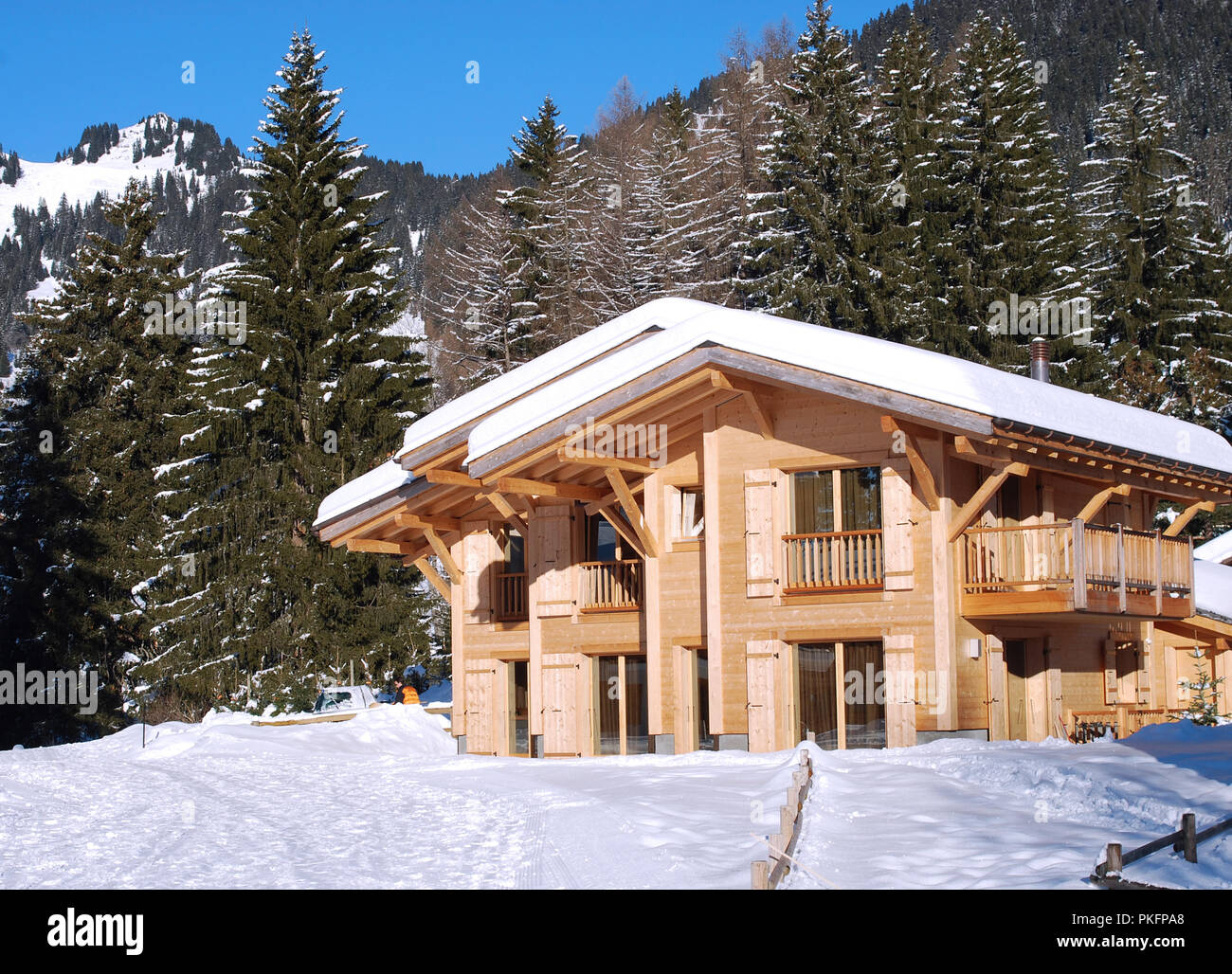 Cottage di legno nella stagione invernale, Svizzera, Villars-sur-Ollon Foto Stock