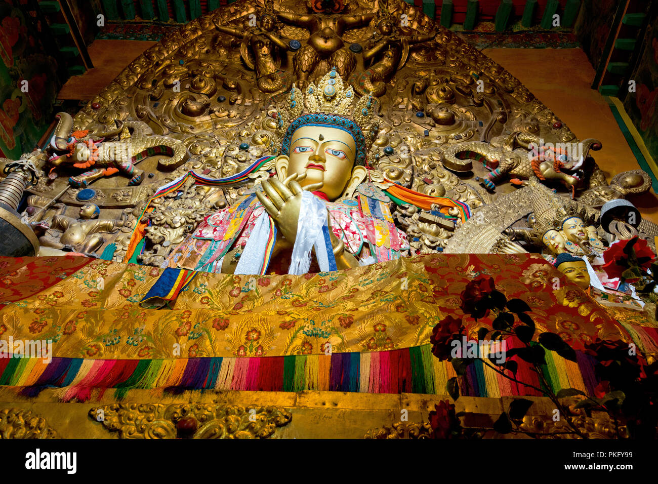Statua del Buddha Manjushri nel monastero di Drepung, nel Tibet Centrale, Lhasa, in Tibet, in Cina Foto Stock