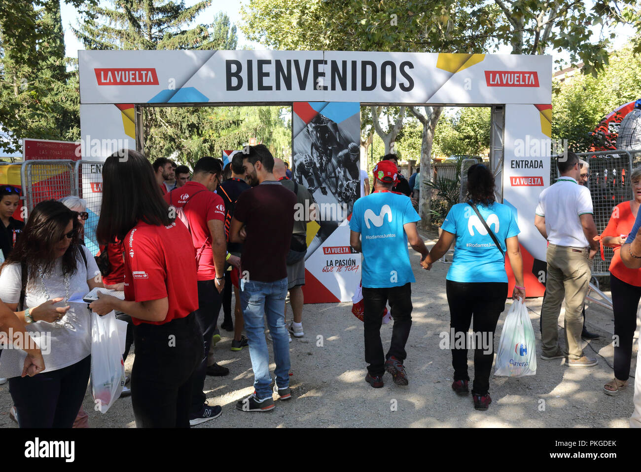 Ejea de los Caballeros, Spagna. Xiii Sep, 2018. L'entrata di accesso a zona ristretta all'inizio a la Vuelta de Espana, fase 18. Isacco Coccato/Alamy Live News Foto Stock