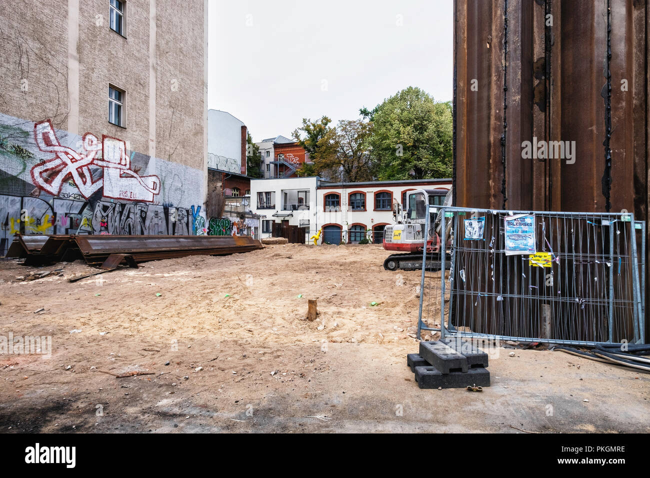 Berlino, Mitte,Torstrasse 103. Sito in costruzione pronta per il nuovo edificio di appartamenti. Foto Stock