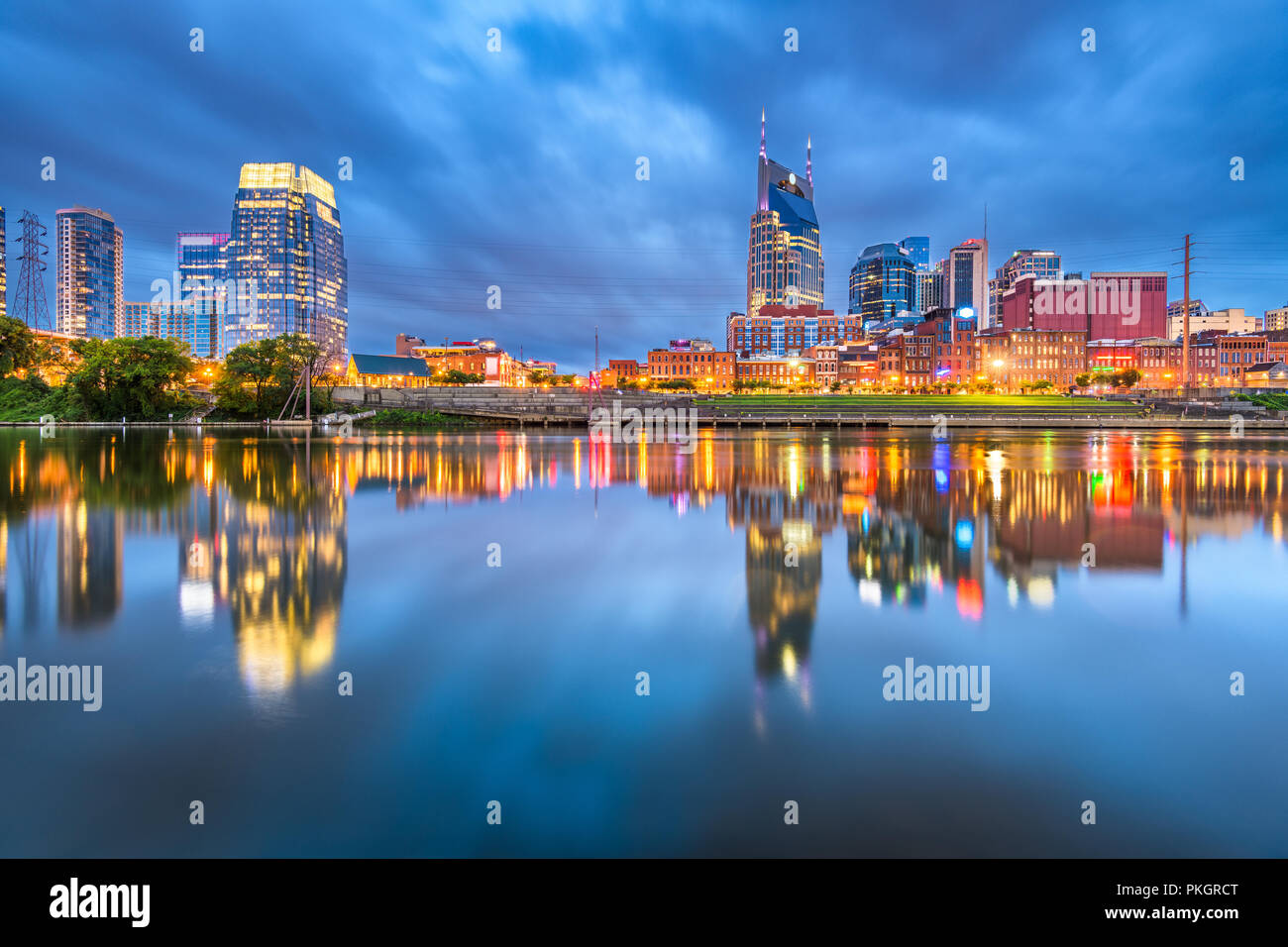 Nashville, Tennessee, Stati Uniti d'America centro città al crepuscolo. Foto Stock