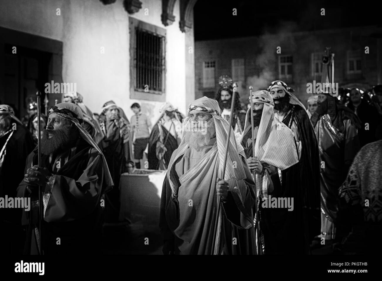 Braga, Portogallo - Aprile 1, 2010: figuranti nell'Holly settimana processione di Ecce Homo (ISO alto foto) Foto Stock