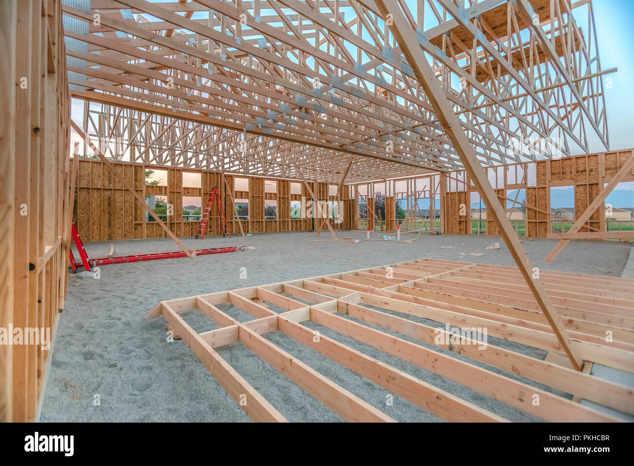 Travi di legno in un posto nuovo di zecca Foto Stock