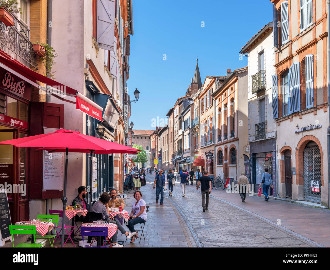 Negozi e caffetterie sulla Rue du Taur, Toulouse, Languedoc, Francia Foto Stock