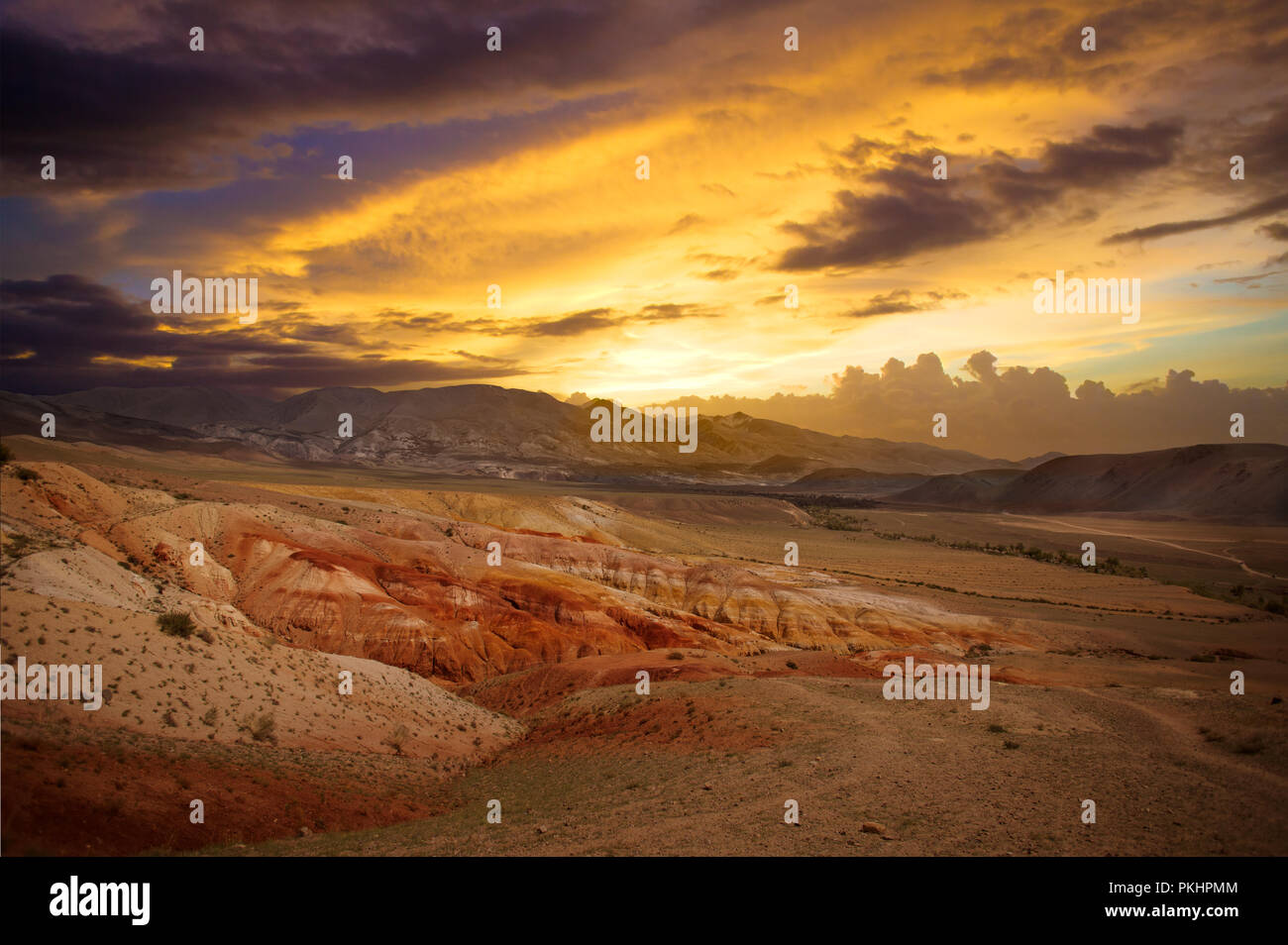 Tramonto paesaggio montano Kyzyl-Chin, Altai, Russia Foto Stock