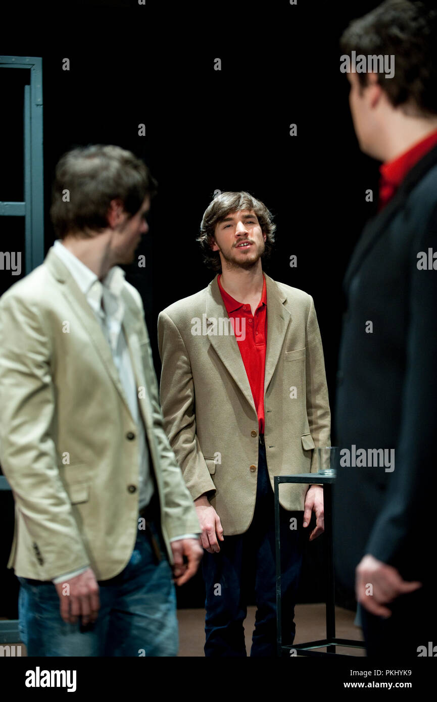 Compagnia di teatro De Dijlezonen giocando " Dieci piccoli indiani' da Agatha Christie, diretto dal Gie Beullens (Belgio, 21/03/2013) Foto Stock