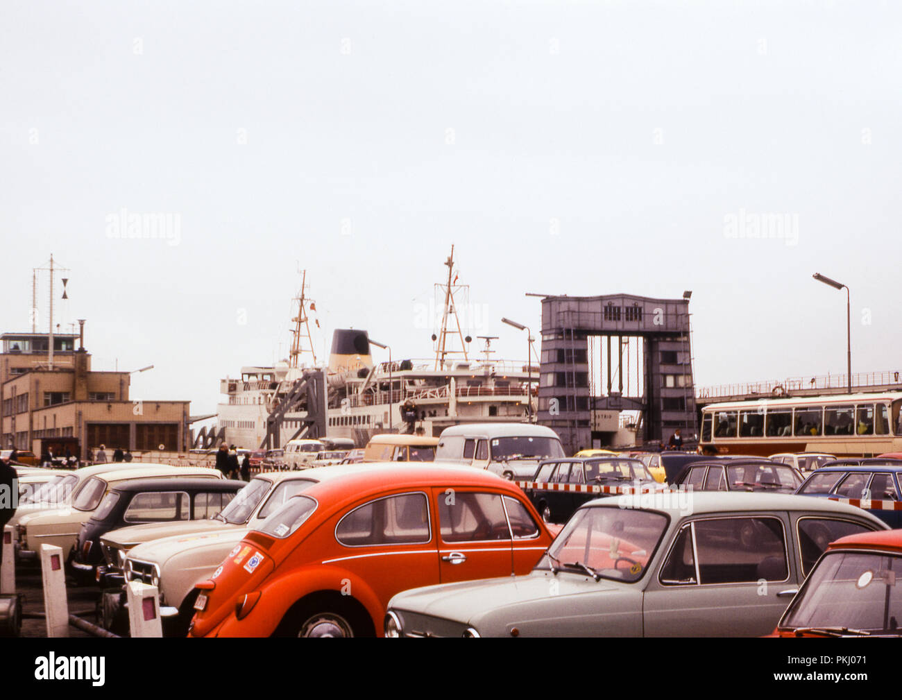 Porto di dover nel Kent, Inghilterra. Foto originale dell'archivio scattata nell'agosto 1973 Foto Stock