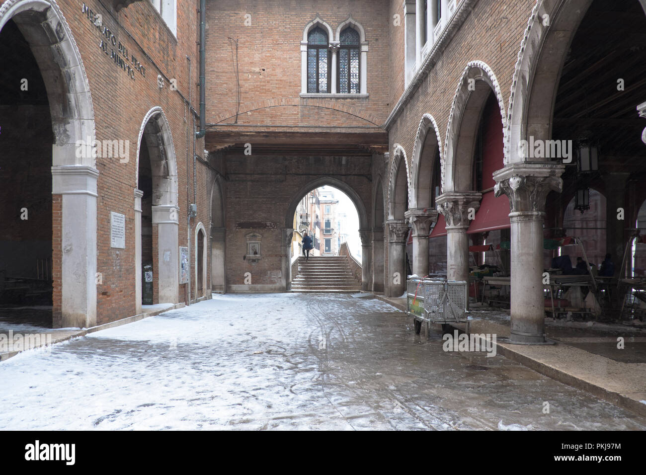 La bellissima Venezia coperta di neve in inverno, Italia Foto Stock