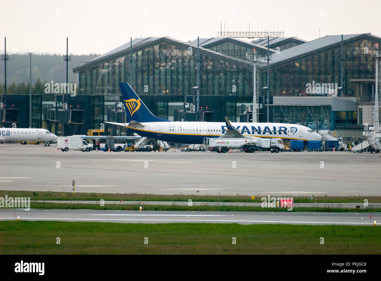 Compagnia aerea a basso costo Ryanair aeromobili Boeing 737-800 in Gdansk, Polonia. 12 settembre 2018 © Wojciech Strozyk / Alamy Stock Photo Foto Stock