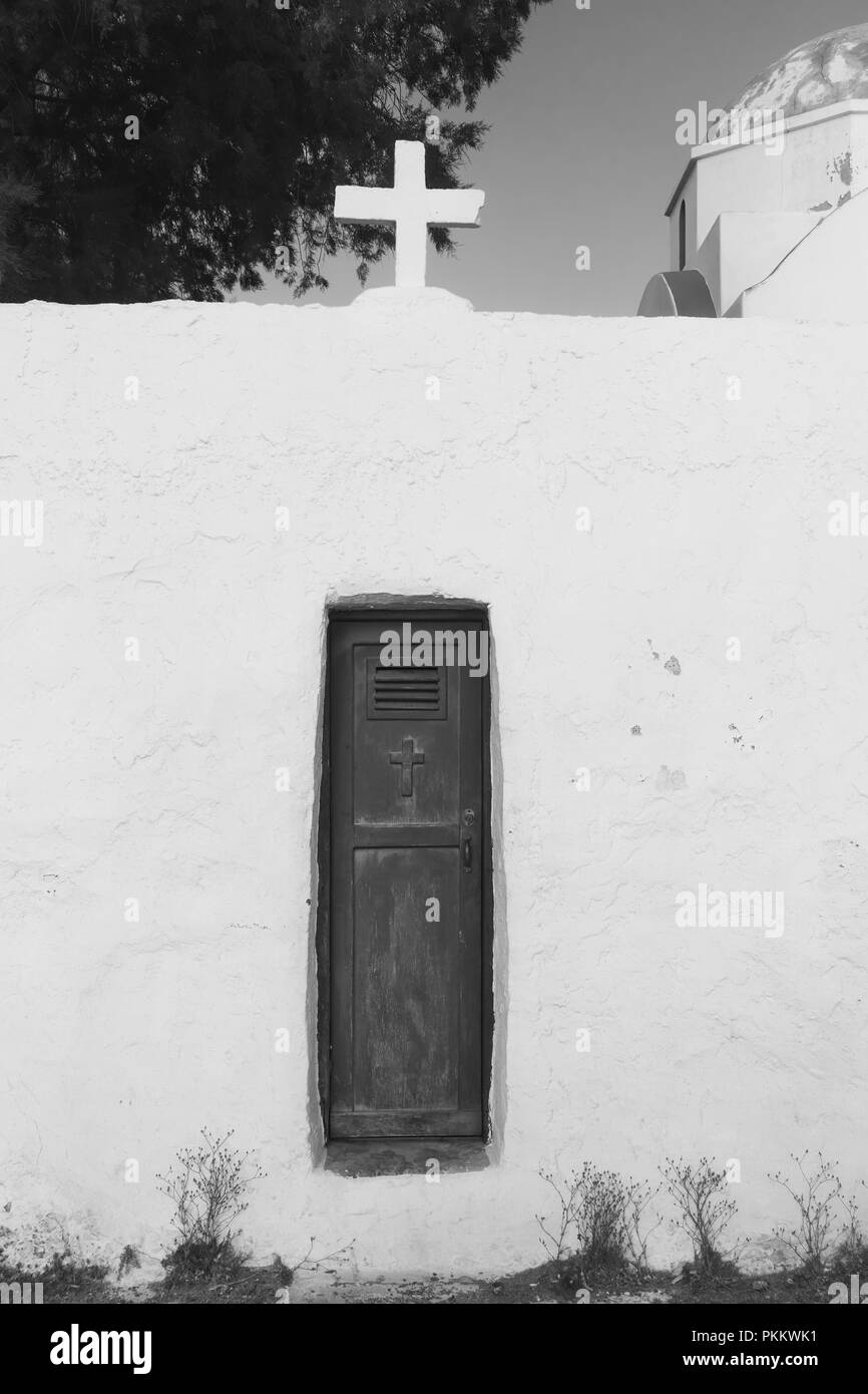 Piccola porta stretta per la Chiesa Foto Stock