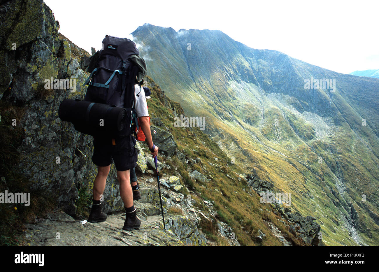 Il monte Moldoveanu nei Monti Fagaras in Transilvania Romania. A 2543 metri sopra il livello del mare è il punto più alto in Romania. Settembre 2005. Foto Stock