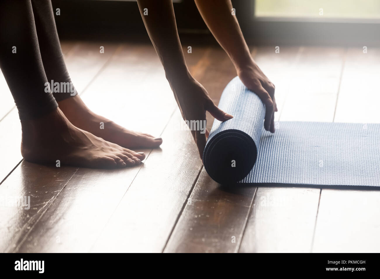 Sessione di meditazione, fitness sano stile di vita consapevole dei concetti Foto Stock